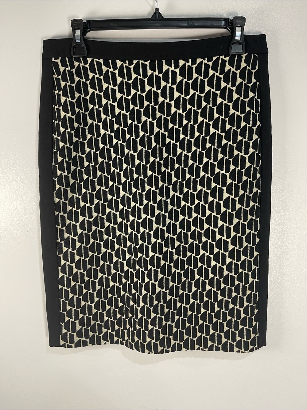 Diane Von Furstenberg Black and Cream Geometric Pencil Skirt Sz.10
